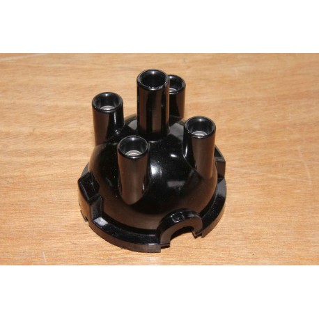 Distributor cap top entry